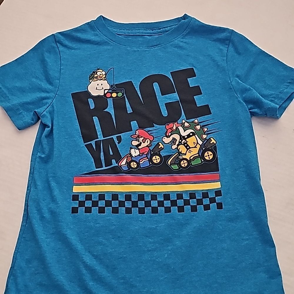 Mario Cart Nintendo short sleeve tee size XS 4/5